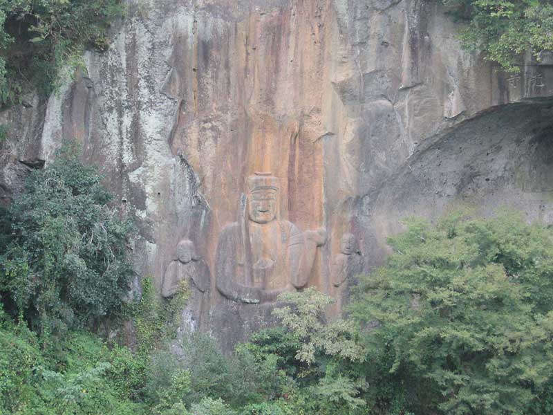 普光寺の摩崖仏